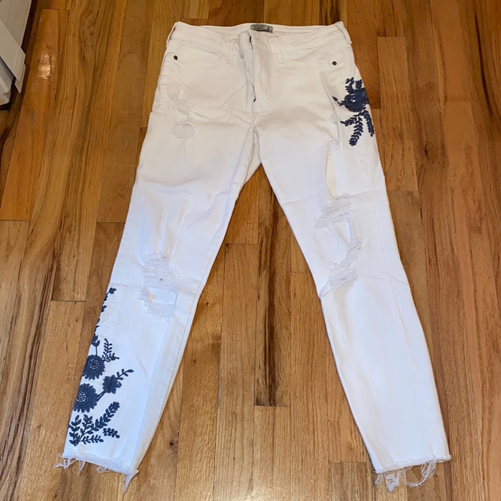 White embroidered lowrise Jeff it’s